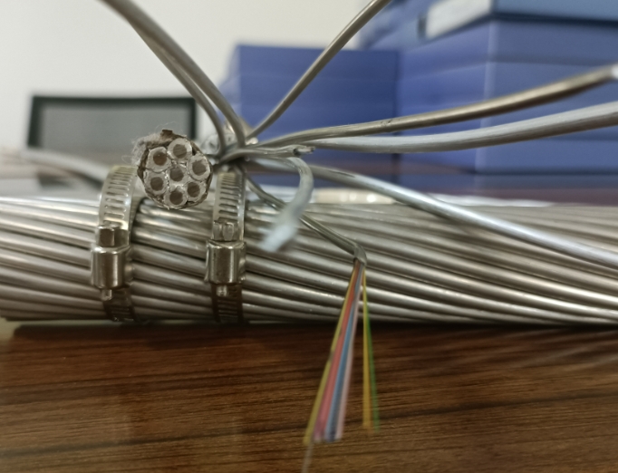 鋼芯鋁絞線(xiàn)具有地埋電力電纜的一些優(yōu)點(diǎn).jpg